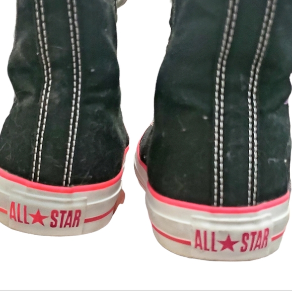 Converse Size 10 Pink and Black Chuck Taylor All Stars - Picture 4 of 4